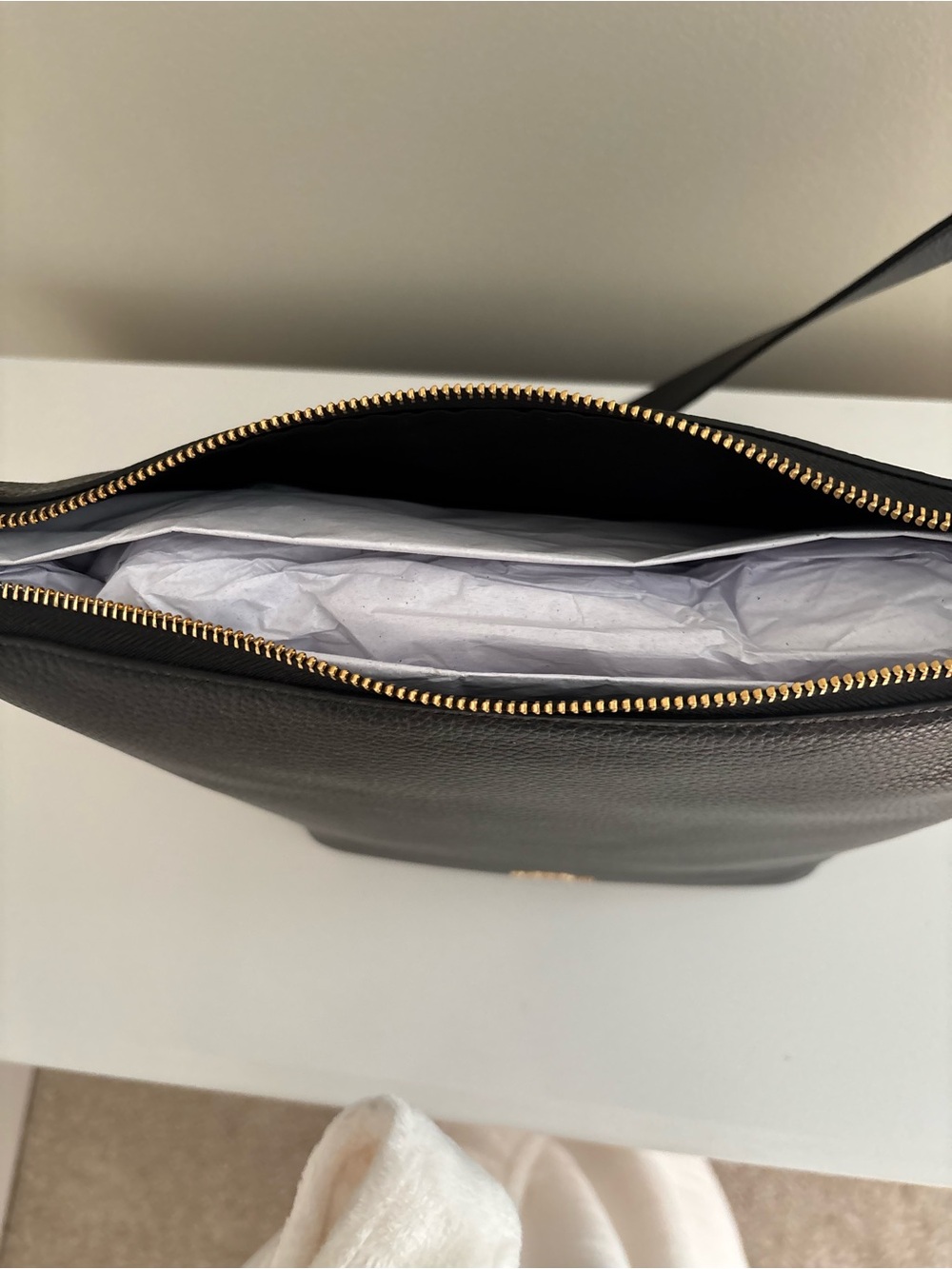 Coach Black Pebbled Leather Hobo Shoulder Bag with Gold Hardware - Picture 4 of 4